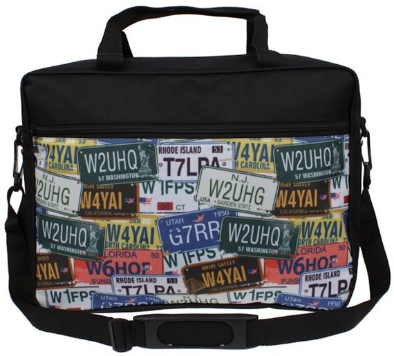 torba lotnicza podróżna wizzair z motywem tablic rejestracyjnych