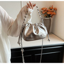 Czarna wieczorowa torebka damska typu worek