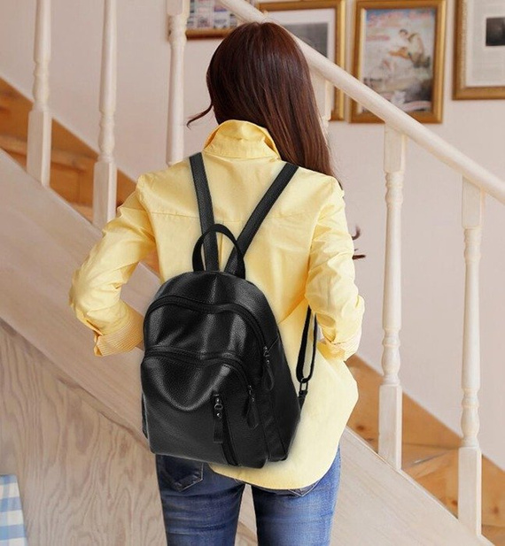 Czarny plecak damski z kieszeniami klasyk