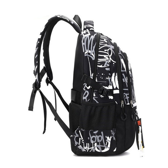 Duży czarny plecak dla chłopca