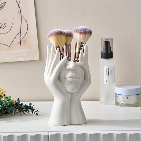 Wazon "Ukryta Twarz" – Biały Połysk, Rzeźbiarski Design Ceramiczny