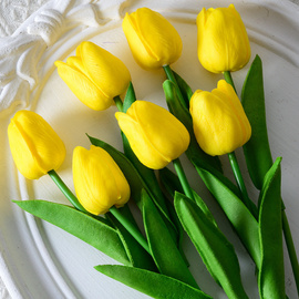 Żółty sztuczny tulipan 34 cm