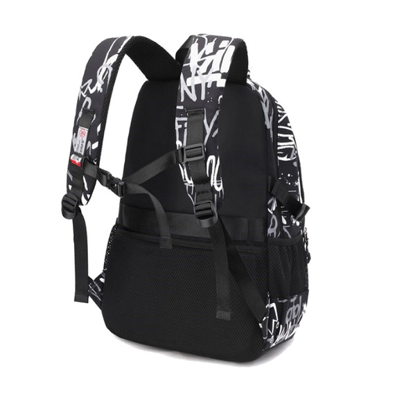 Duży czarny plecak dla chłopca