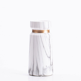 Wazon ceramiczny w stylu marmuru – elegancja i minimalizm