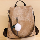 Plecak damski 2w1 z pomponem kremowy